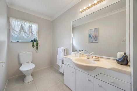 Photo of property in 16 Tornado Place, West Harbour, Auckland, 0618