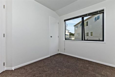 Photo of property in 1/5 Kilham Avenue, Northcote, Auckland, 0627
