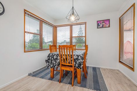 Photo of property in 10 Wairau Place, Kelvin Grove, Palmerston North, 4414