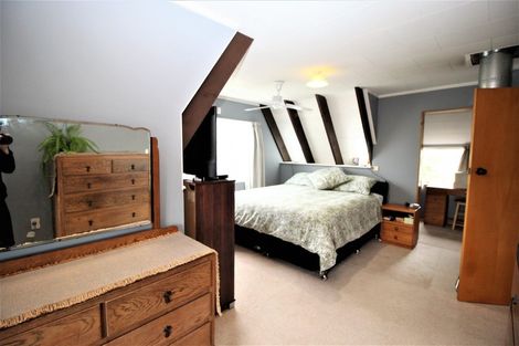 Photo of property in 11 Ross Street, Woodville, 4920