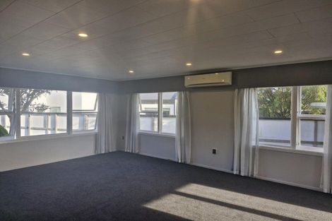 Photo of property in 11 Julian Place, Westown, New Plymouth, 4310