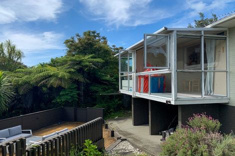 Photo of property in 44 Rimutaka Place, Titirangi, Auckland, 0604