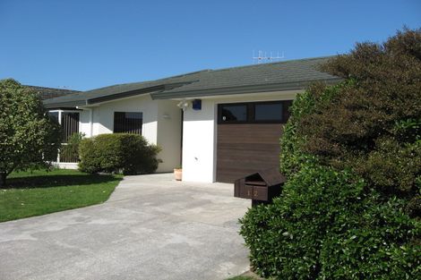 Photo of property in 12 Hadleigh Court, Paraparaumu, 5032