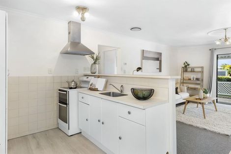 Photo of property in 1/2 Graham Avenue, Te Atatu Peninsula, Auckland, 0610