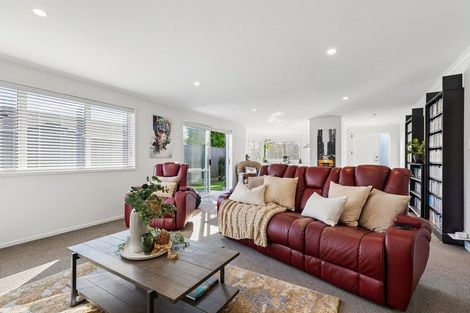 Photo of property in 18 Raynor Crescent, Pyes Pa, Tauranga, 3112