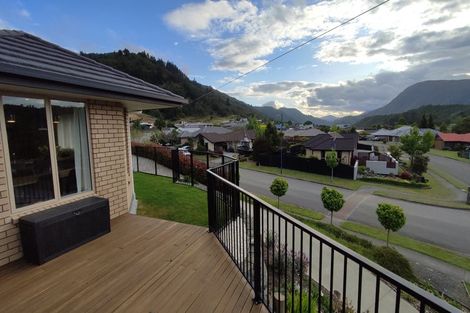 Photo of property in 2 Pukeko Place, Picton, 7220