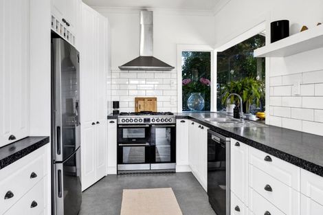 Photo of property in 44 Upjohn Street, Brooklands, New Plymouth, 4310