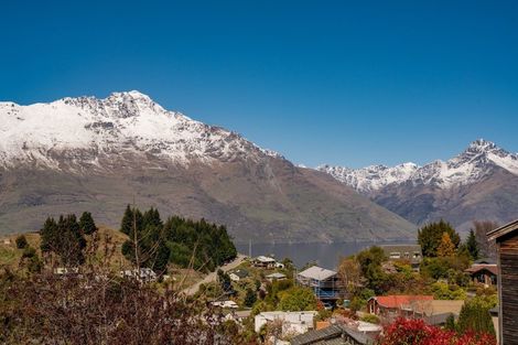Photo of property in 8 Caples Place, Fernhill, Queenstown, 9300