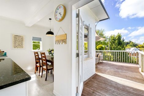 Photo of property in 12 Eastglen Road, Glen Eden, Auckland, 0602