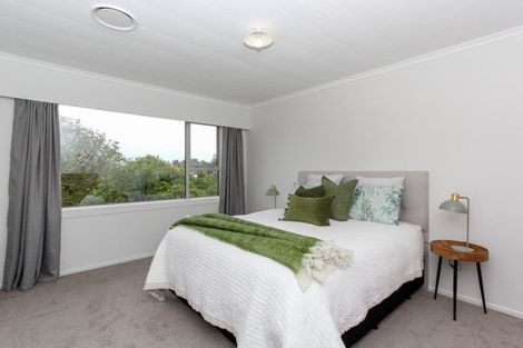 Photo of property in 30 Nevada Drive, Merrilands, New Plymouth, 4312