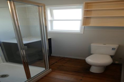 Photo of property in 50 Flanshaw Road, Te Atatu South, Auckland, 0610