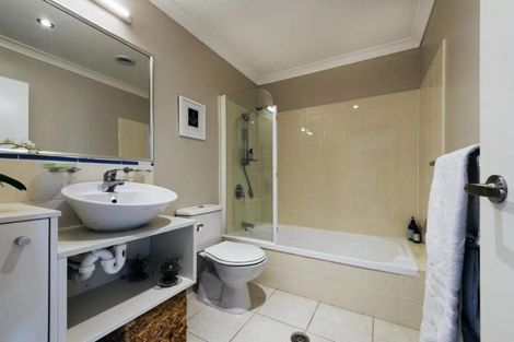 Photo of property in 9l Clearwater Cove, West Harbour, Auckland, 0618