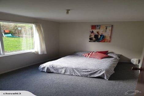 Photo of property in 18 Barron Drive, Green Bay, Auckland, 0604