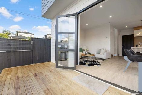 Photo of property in 1a Deering Place, Papatoetoe, Auckland, 2025