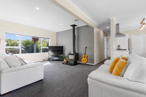 Photo of property in 33 Donnelly Street, Oakura, 4314