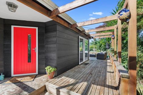 Photo of property in 33 Donnelly Street, Oakura, 4314