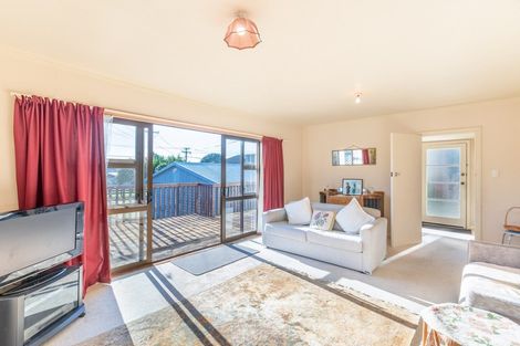 Photo of property in 22 Moana Road, Paraparaumu, 5032