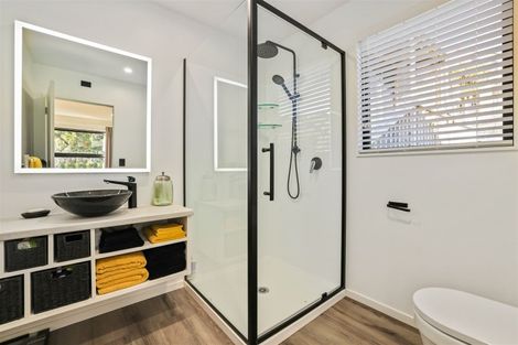 Photo of property in 15 Luxton Place, Mount Pleasant, Christchurch, 8081