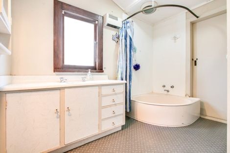 Photo of property in 101 Wellesley Road, Napier South, Napier, 4110