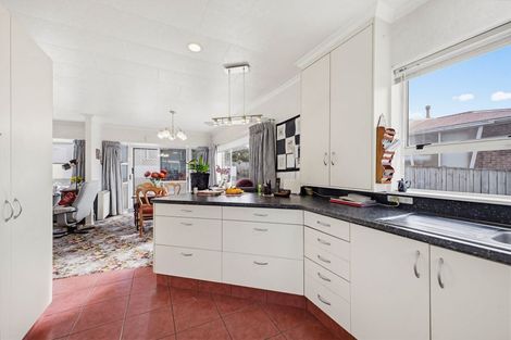Photo of property in 66 Tukapa Street, Westown, New Plymouth, 4310