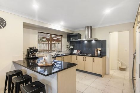 Photo of property in 16 Coachman Drive, Flat Bush, Auckland, 2016