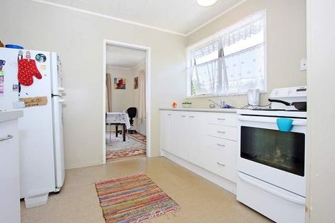 Photo of property in 11 Pawa Place, Manurewa, Auckland, 2102