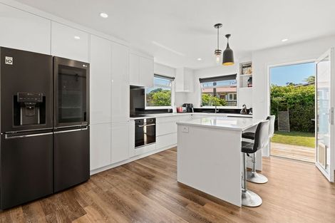 Photo of property in 15 Junction Street, Welbourn, New Plymouth, 4310