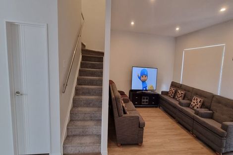 Photo of property in 19 Kaimai Avenue, Massey, Auckland, 0614