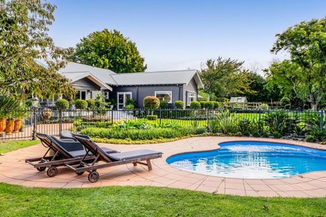 Photo of property in 500 Richmond Road, Lepperton, New Plymouth, 4373