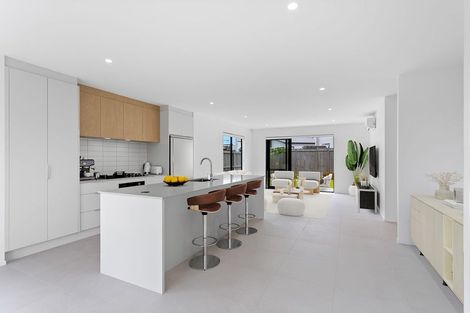 Photo of property in 29 Parkmore Drive, Rosehill, Papakura, 2113