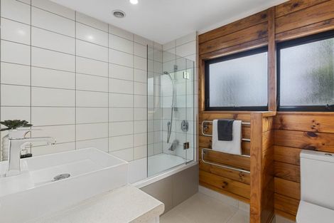 Photo of property in 2 Gosford Drive, Botany Downs, Auckland, 2010