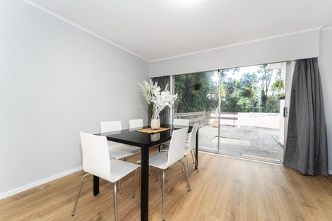 Photo of property in 52 Lawrence Crescent, Hillpark, Auckland, 2102