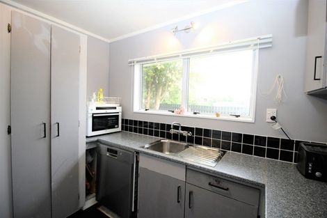 Photo of property in 11 Ross Street, Woodville, 4920