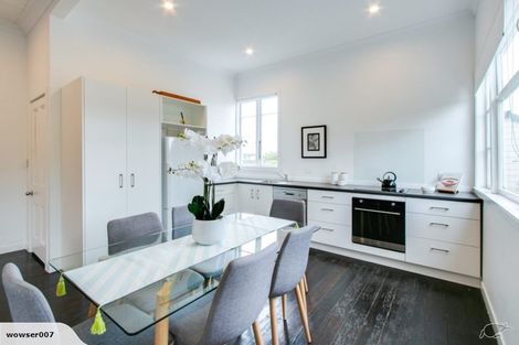 Photo of property in 423 Saint Aubyn Street West, Hastings, 4122