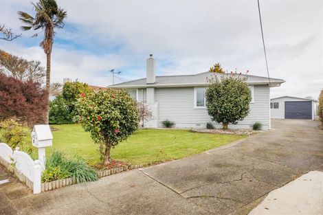 Photo of property in 10 Peters Avenue, Cloverlea, Palmerston North, 4412