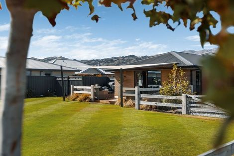 Photo of property in 78 Stratford Drive, Mount Pisa, Cromwell, 9383