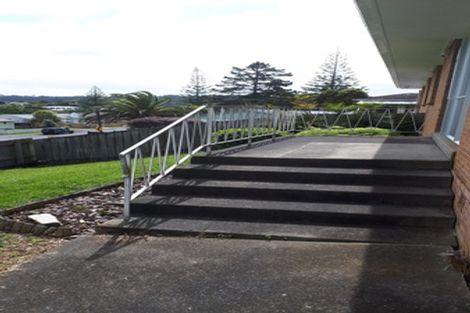 Photo of property in 1/32 Hellyers Street, Birkdale, Auckland, 0626