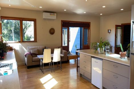 Photo of property in 9 Tawini Road, Titirangi, Auckland, 0604