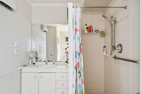 Photo of property in Orange Grove Flats, 29/549 Childers Road, Te Hapara, Gisborne, 4010