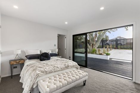Photo of property in 1/47 Deep Creek Road, Waiake, Auckland, 0630