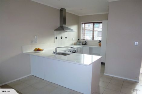 Photo of property in 9q Clearwater Cove, West Harbour, Auckland, 0618