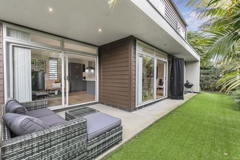 Photo of property in 242a Forrest Hill Road, Forrest Hill, Auckland, 0620