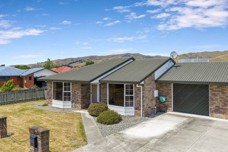 Photo of property in 27 Karina Crescent, Redwoodtown, Blenheim, 7201