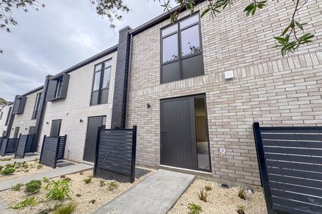 Photo of property in 4/6 James Street, Bayview, Auckland, 0629