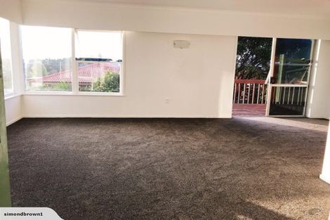 Photo of property in 2/12 Westwell Road, Belmont, Auckland, 0622