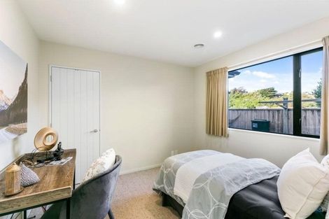 Photo of property in 5 Abel Glen, Aotea, Porirua, 5024