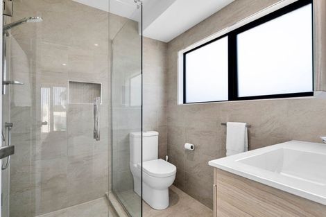 Photo of property in 17 Chatswood Grove, Fitzroy, New Plymouth, 4312