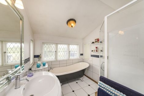 Photo of property in 18 Riverbank Road, Tiakitahuna, Palmerston North, 4477