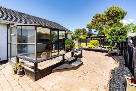 Photo of property in 84 Farquhars Road, Redwood, Christchurch, 8051