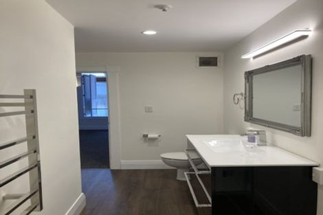 Photo of property in Whitmore Apartments, 1c/7 Stout Street, Wellington Central, Wellington, 6011